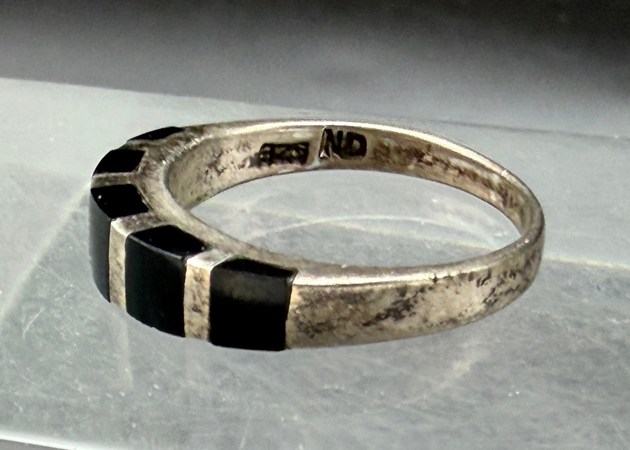 Vintage Handmade Inlaid Black Onyx Sterling Silver Band - Size 7.25