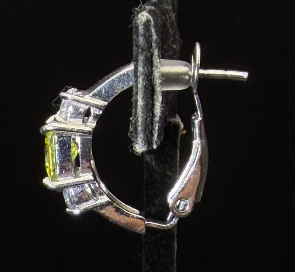 UNMATCHED Vintage Sterling Silver Green CZ Earring