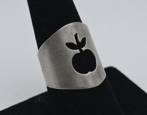 Vintage Silver Tone Metal Apple Cutout Adjustable Size Finger Ring