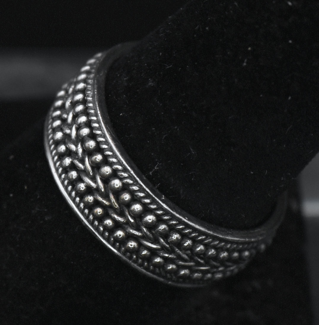 Vintage Sterling Silver Intricate Design Band - Size 8.75