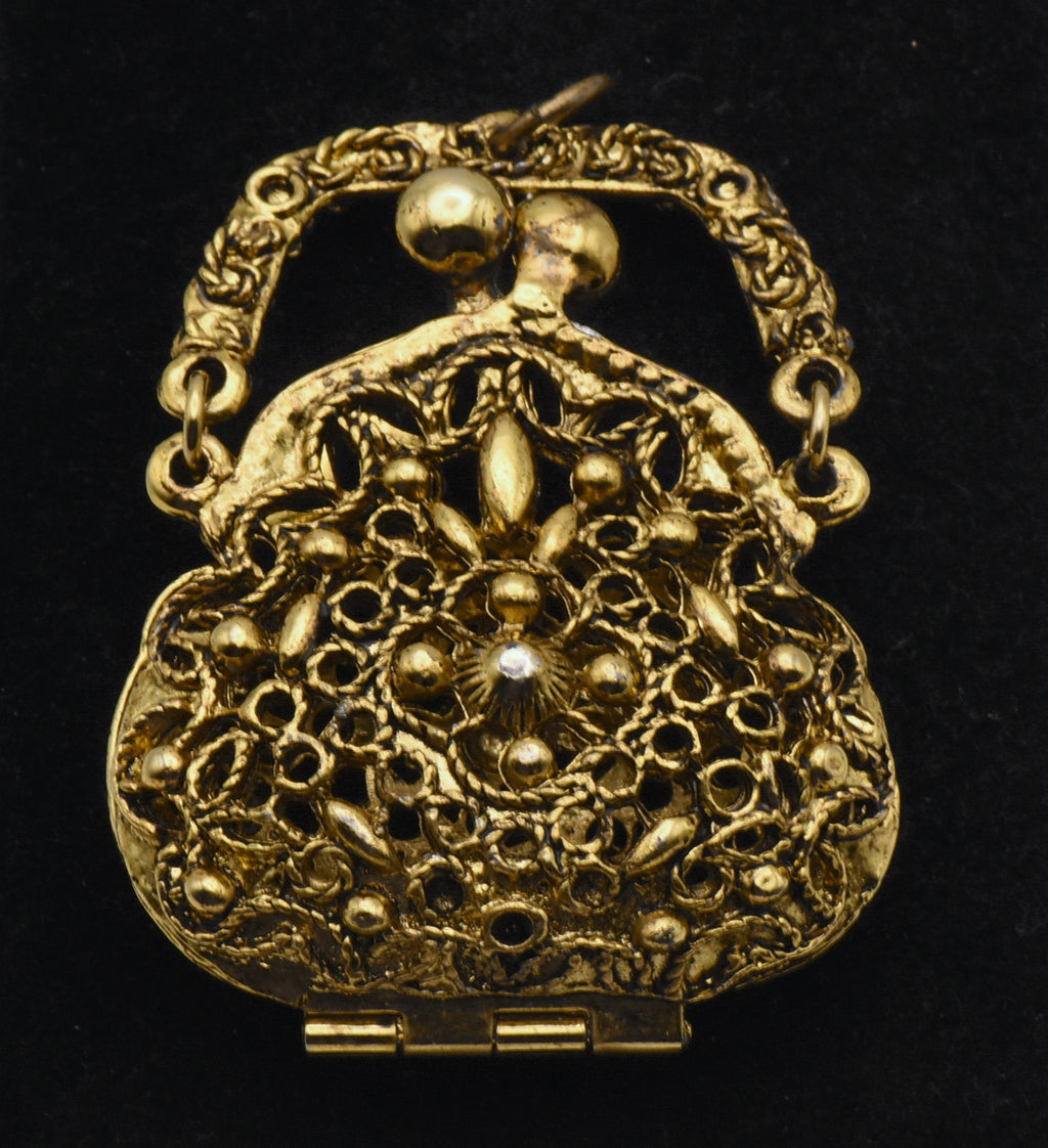 Mode Art - Vintage Gold Tone Filigree Style Handbag Locket Pendant
