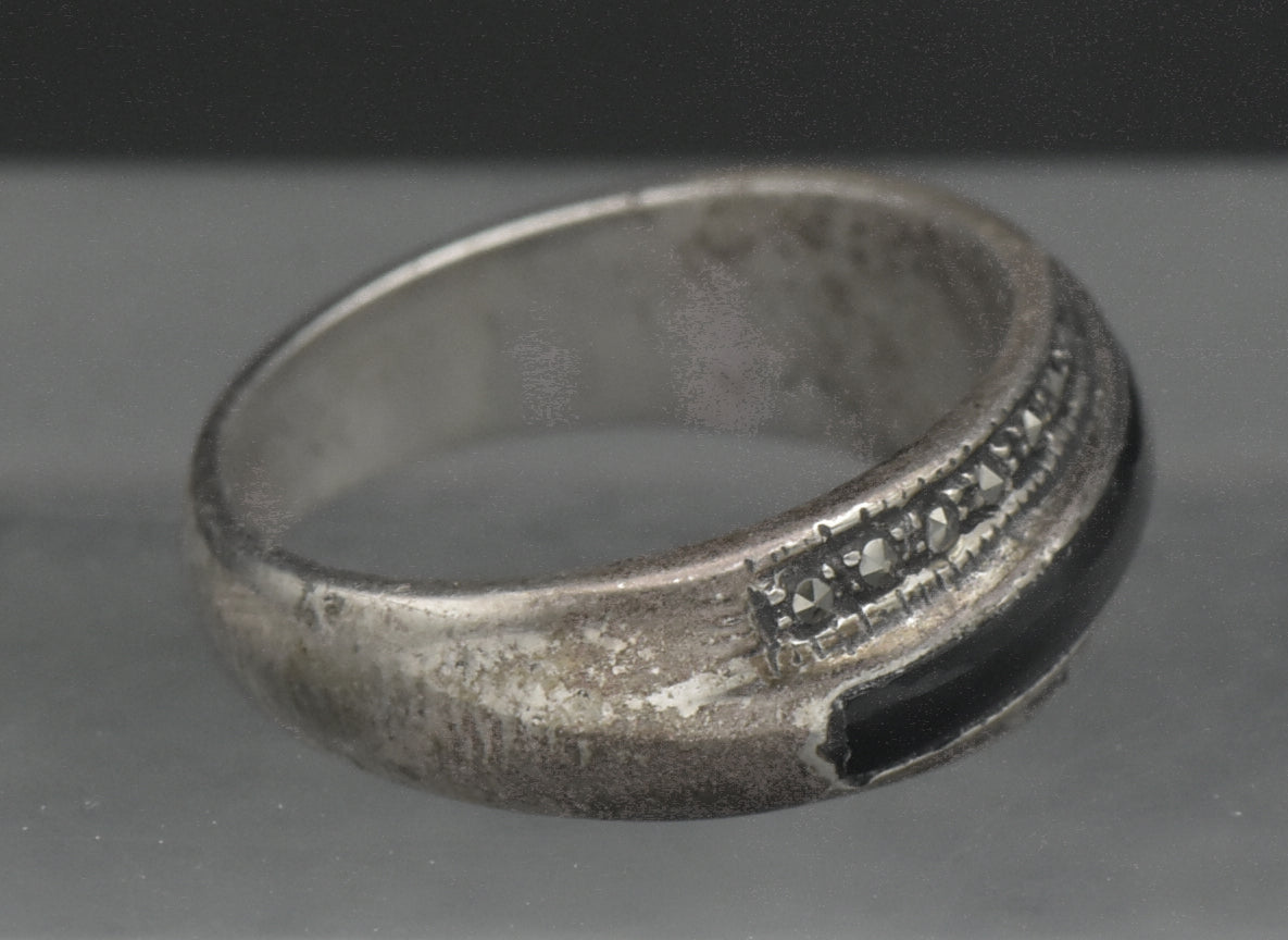 Vintage Sterling Silver Black Onyx and Marcasite Band - Size 6.75