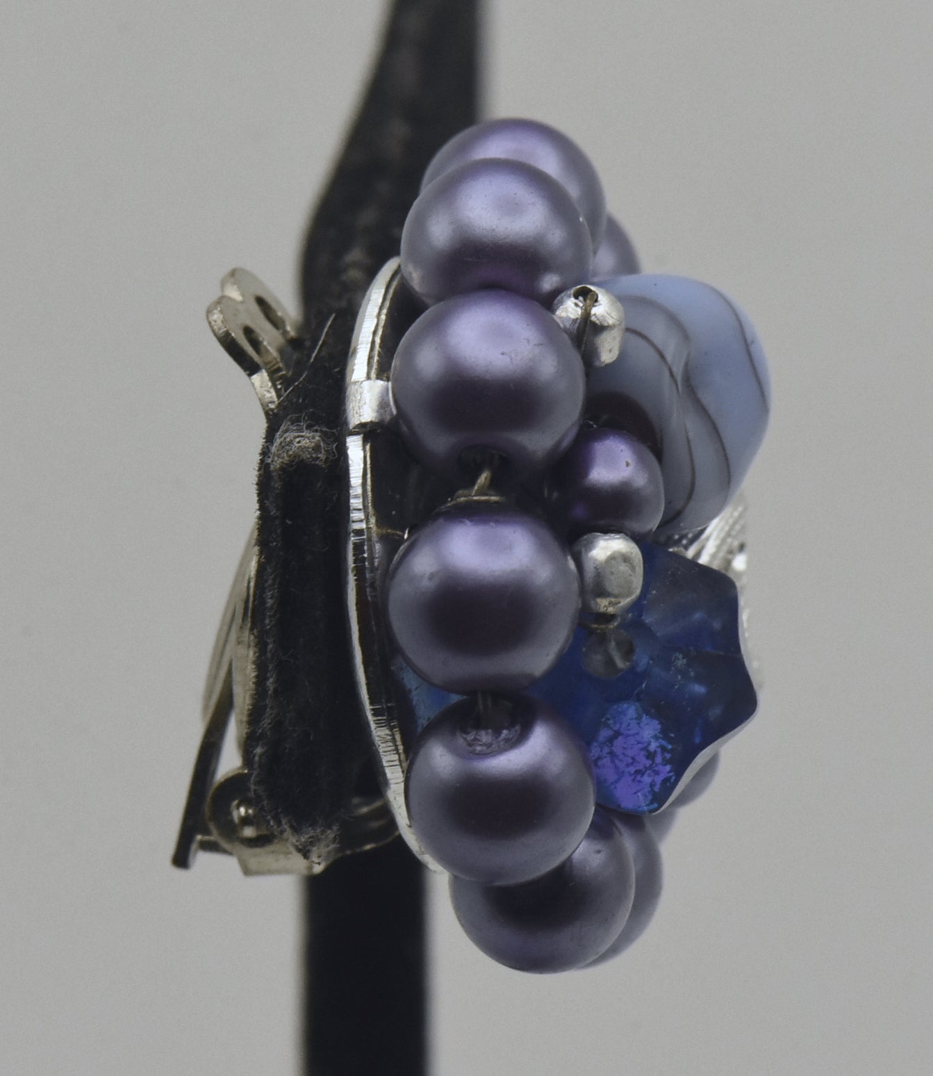 UNMATCHED Vintage Silver Tone and Bead Clip-On Earring
