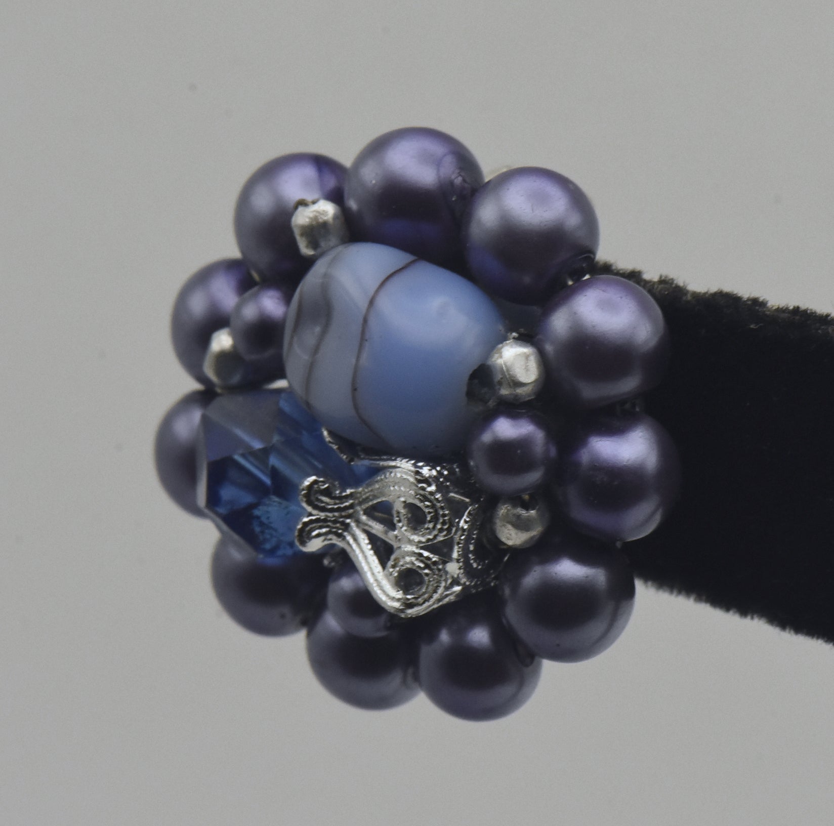 UNMATCHED Vintage Silver Tone and Bead Clip-On Earring
