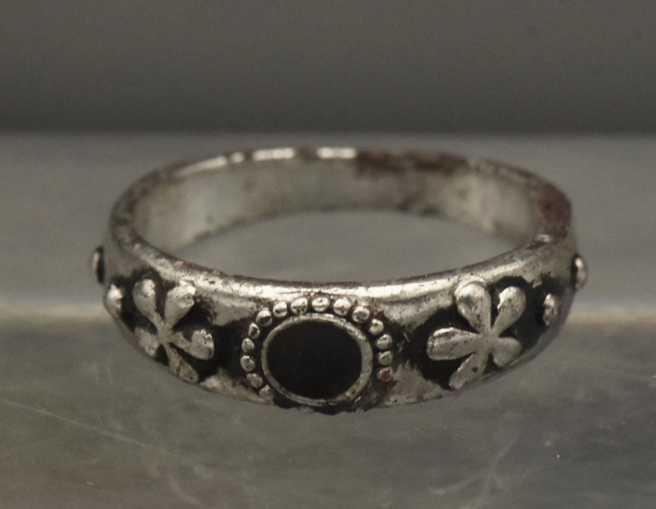 Vintage Silver Plated and Enamel Band - Size 5.25 (DAMAGED)