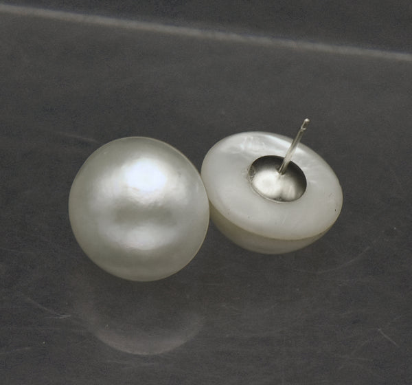 Vintage 14K White Gold Pearl Stud Earrings