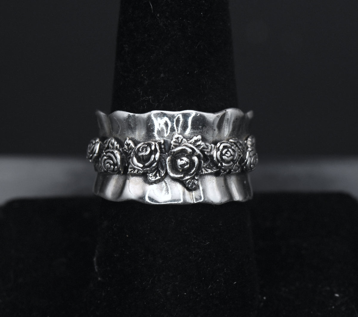 Vintage Sterling Silver Floral Bouquet Wide Band - Size 7.75