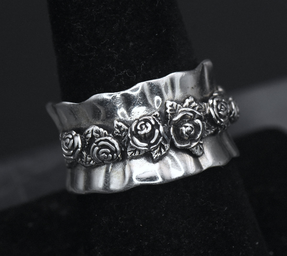 Vintage Sterling Silver Floral Bouquet Wide Band - Size 7.75