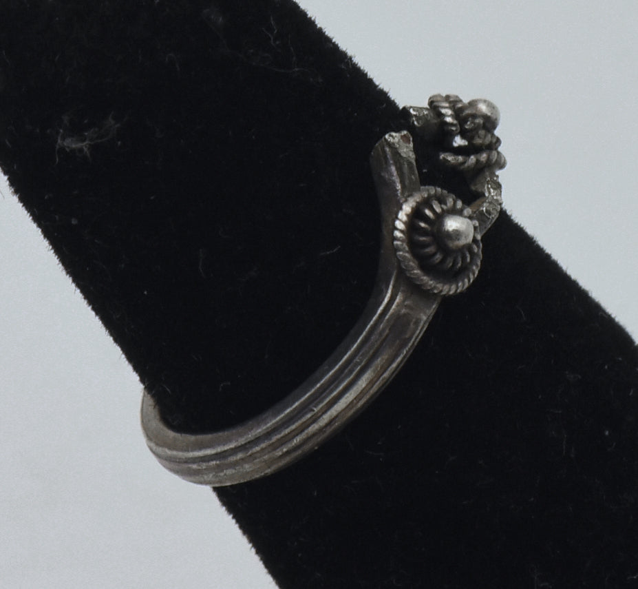Vintage Handmade Sterling Silver Ring - Size 2.5 BROKEN