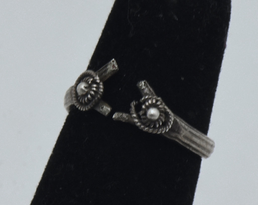 Vintage Handmade Sterling Silver Ring - Size 2.5 BROKEN