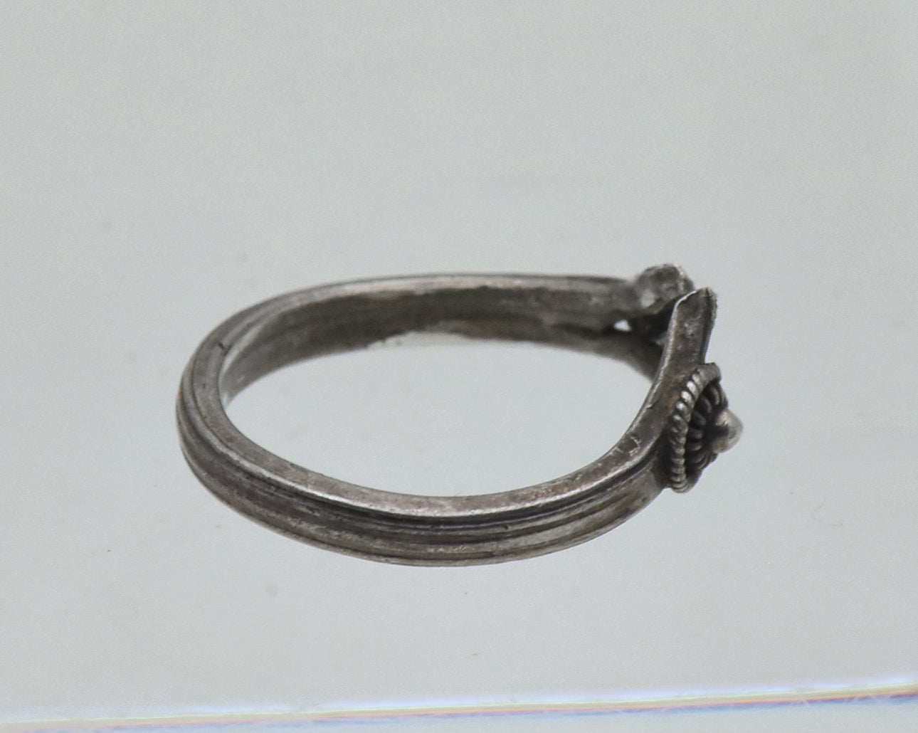 Vintage Handmade Sterling Silver Ring - Size 2.5 BROKEN