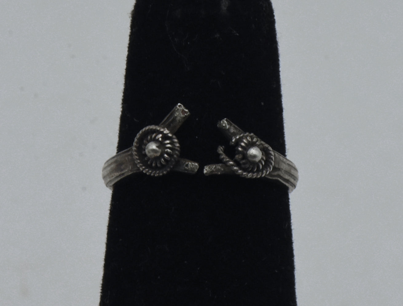 Vintage Handmade Sterling Silver Ring - Size 2.5 BROKEN