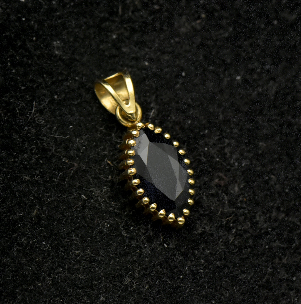 Vintage 14k Gold Blue Sapphire Pendant