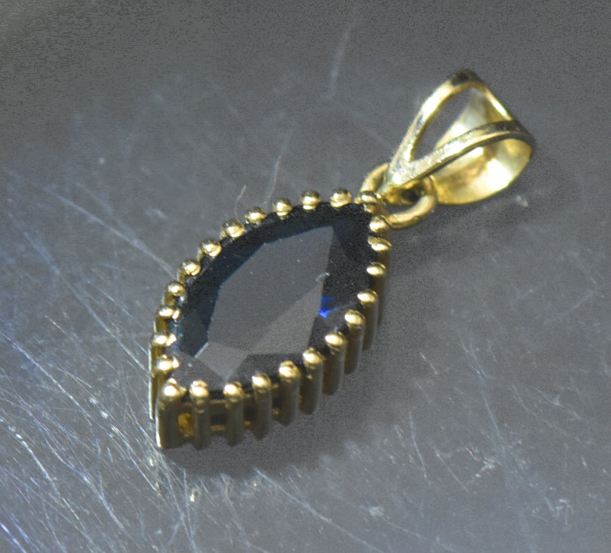 Vintage 14k Gold Blue Sapphire Pendant