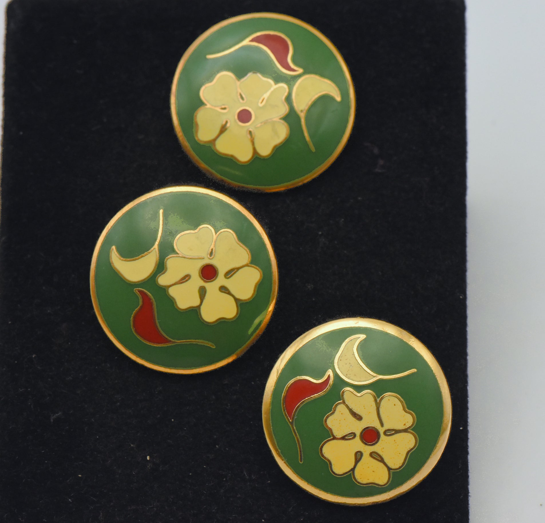 La Mode - Vintage Brass and Enamel Floral Buttons