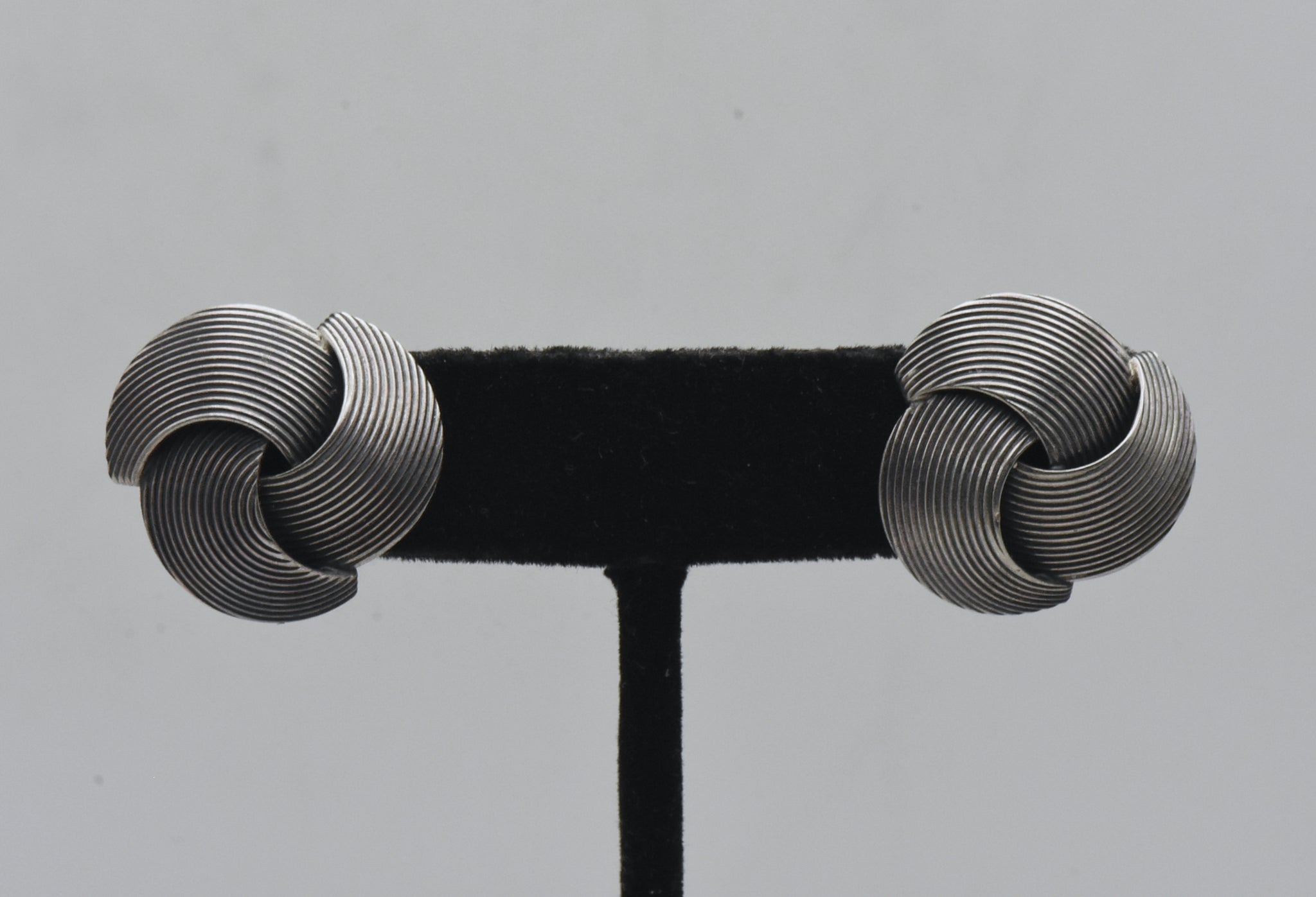 Beau - Vintage Sterling Silver Screw Back Earrings