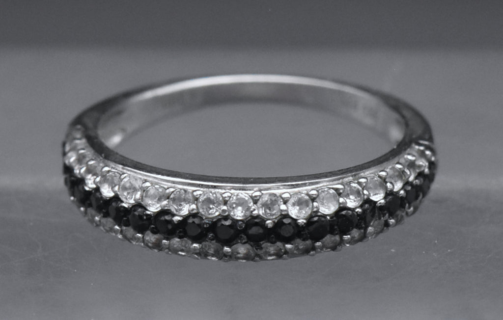 Sterling Silver Black and White Crystals Ring - Size 7.25