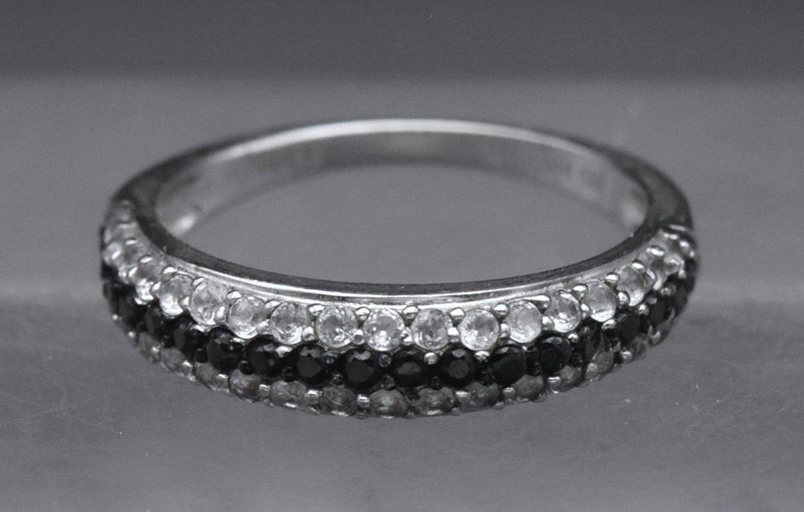 Sterling Silver Black and White Crystals Ring - Size 7.25