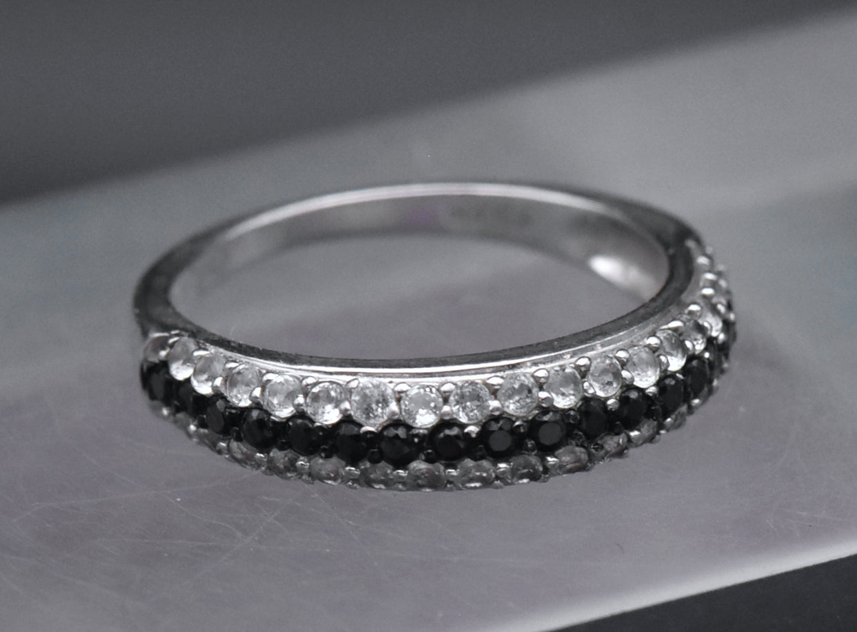 Sterling Silver Black and White Crystals Ring - Size 7.25