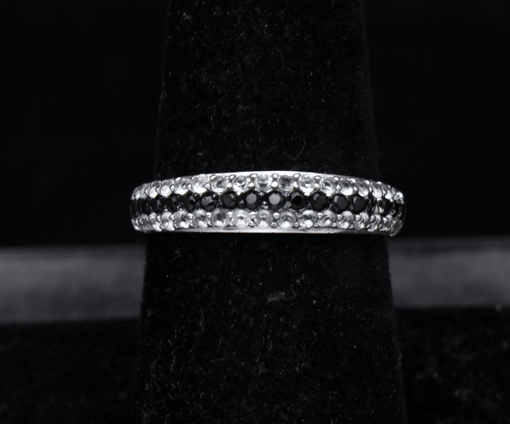 Sterling Silver Black and White Crystals Ring - Size 7.25