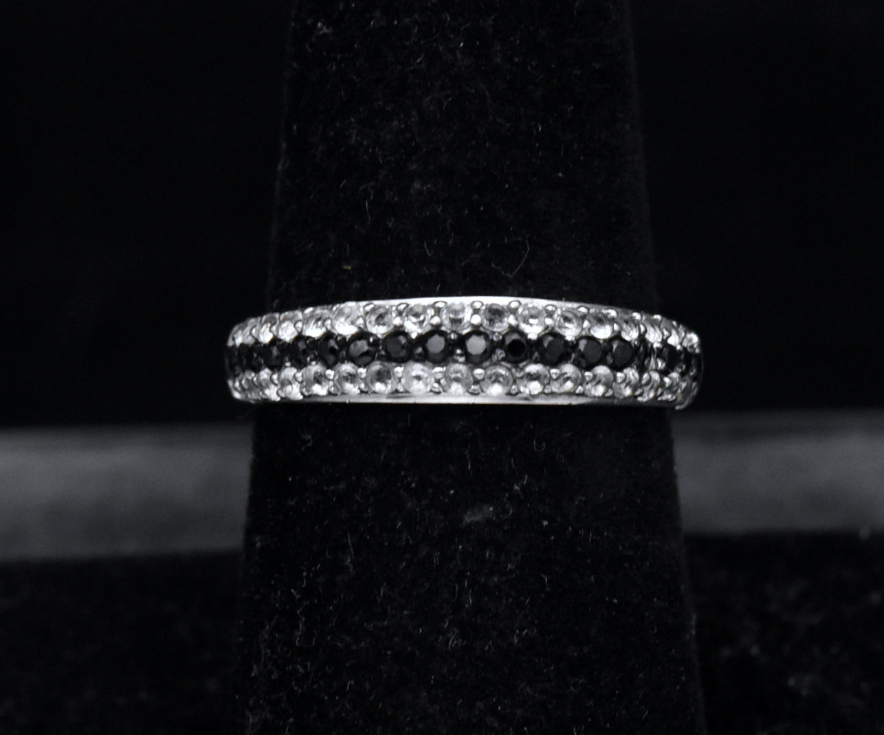 Sterling Silver Black and White Crystals Ring - Size 7.25