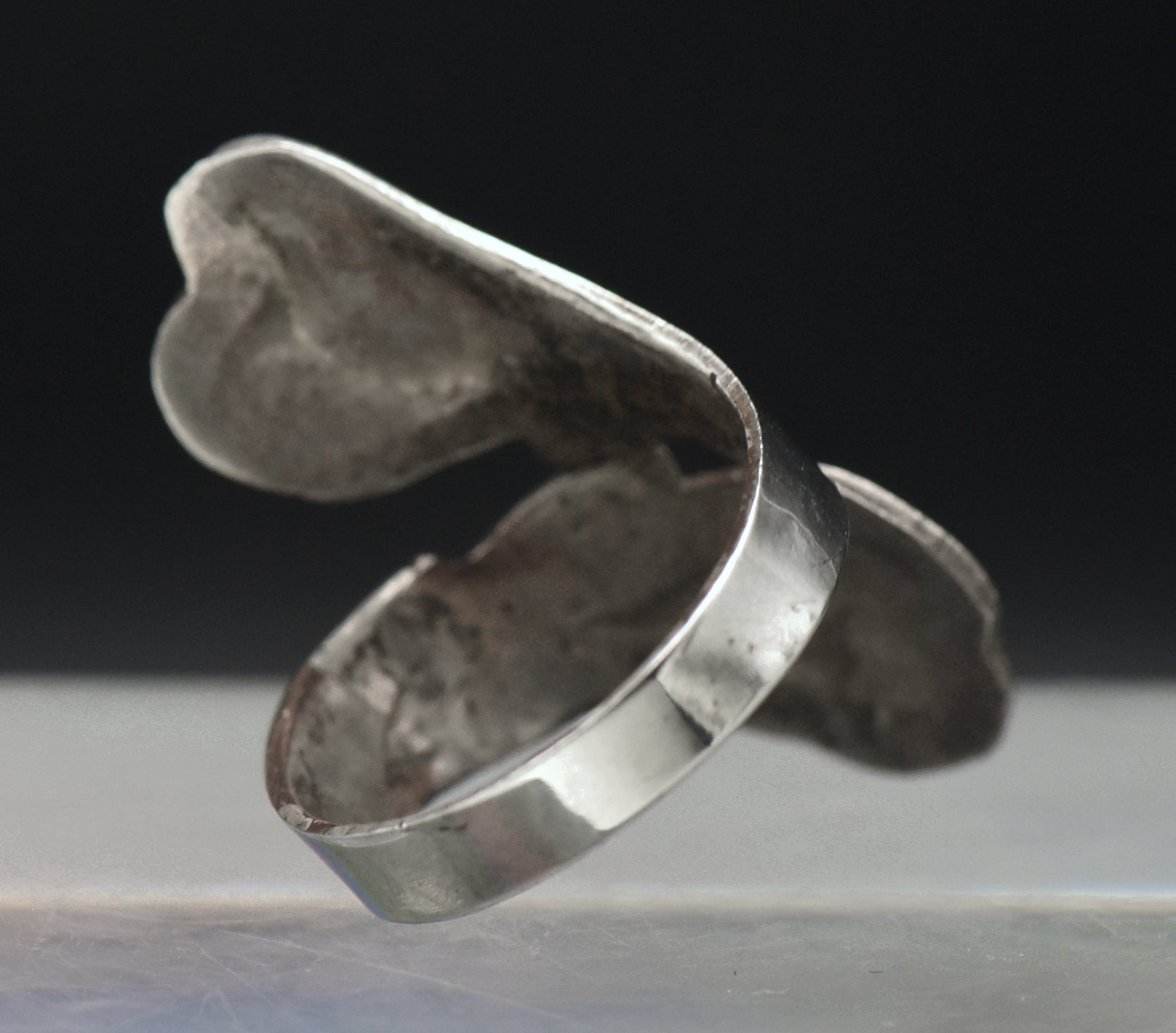 Vintage Handmade Sterling Silver Crushed Stone Bypass Ring - Size 7.5+