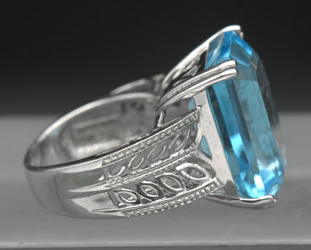 Vintage Large Blue Topaz Sterling Silver Ring - Size 6