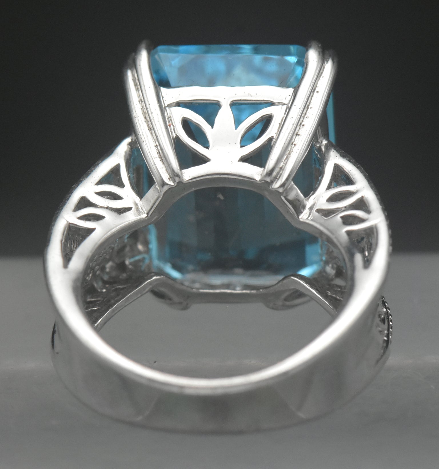 Vintage Large Blue Topaz Sterling Silver Ring - Size 6