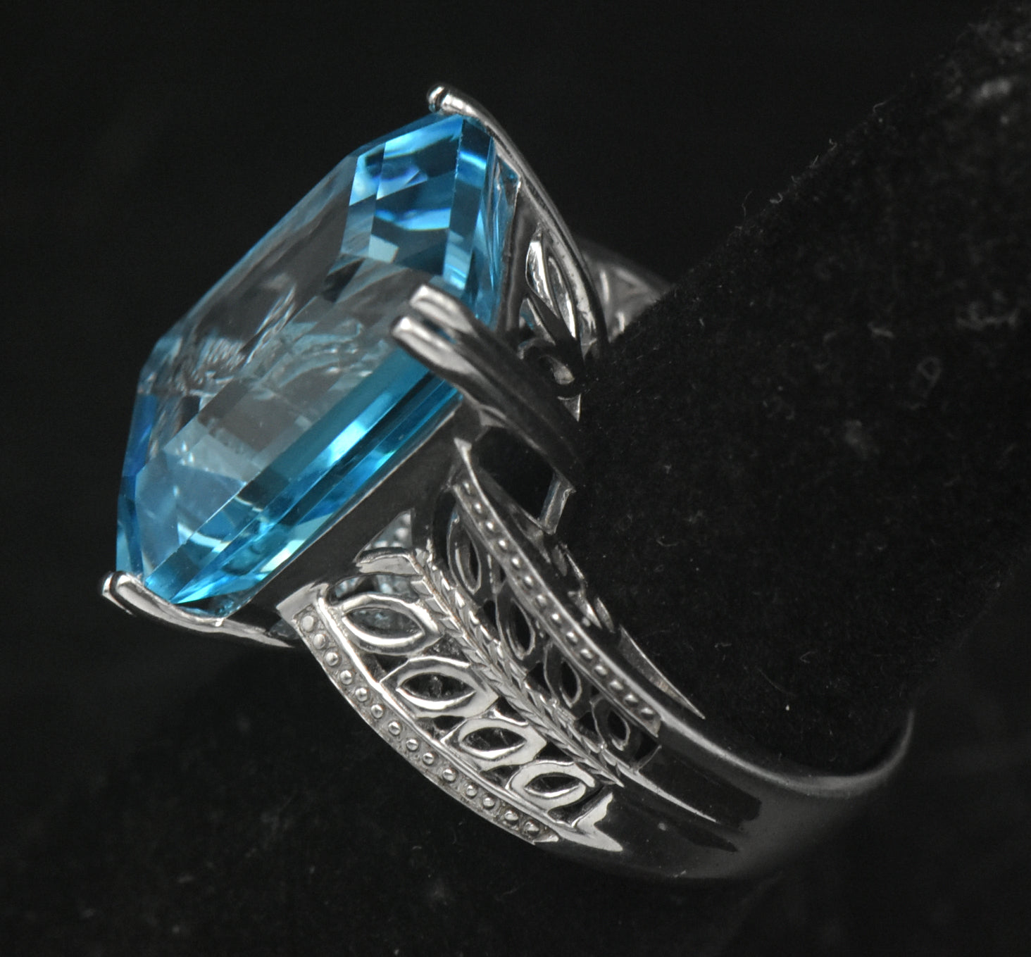 Vintage Large Blue Topaz Sterling Silver Ring - Size 6