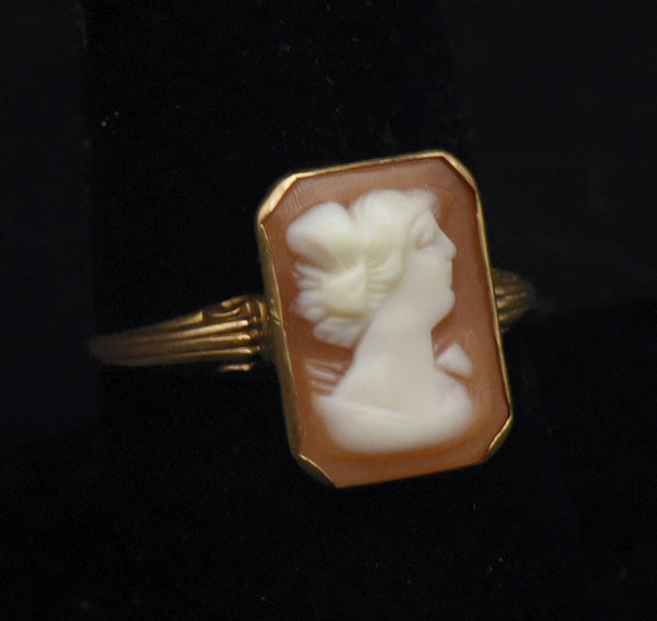 Vintage 10k Gold Cameo Ring - Size 8.5