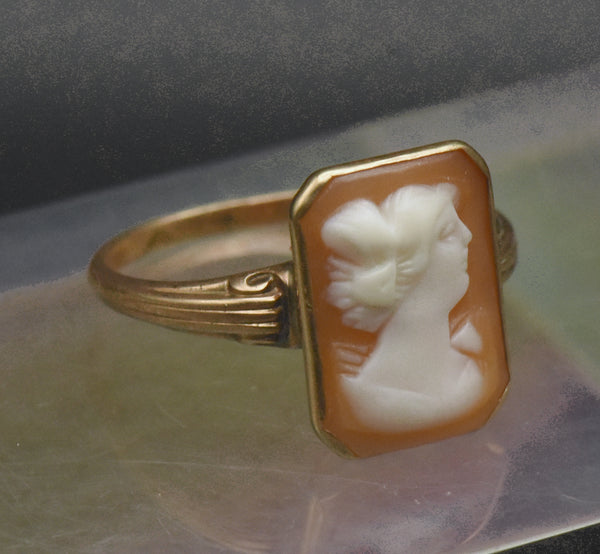 Vintage 10k Gold Cameo Ring - Size 8.5