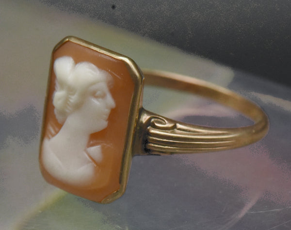 Vintage 10k Gold Cameo Ring - Size 8.5