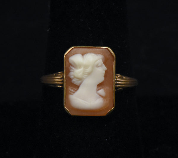 Vintage 10k Gold Cameo Ring - Size 8.5