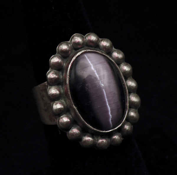 Vintage Handmade Sterling Silver Purple Cat's Eye Glass Ring - Size 6.25