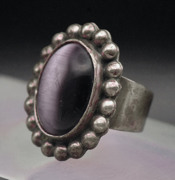 Vintage Handmade Sterling Silver Purple Cat's Eye Glass Ring - Size 6.25