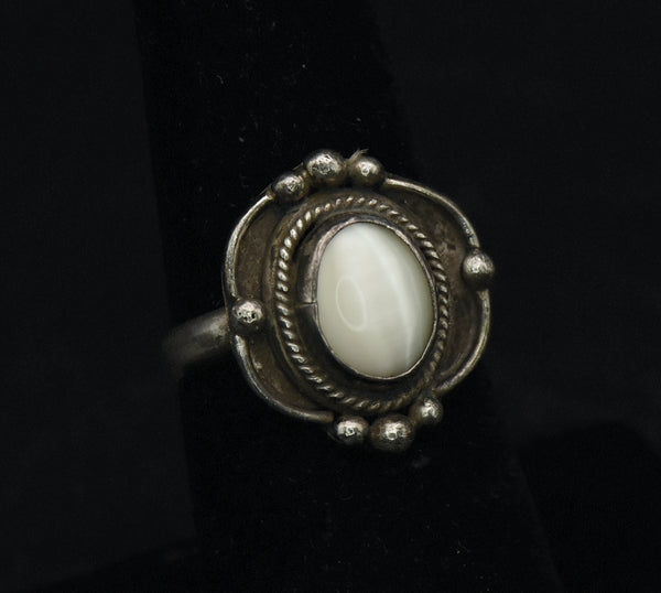 Vintage Sterling Silver Cat's Eye Glass Ring - Size 6.75