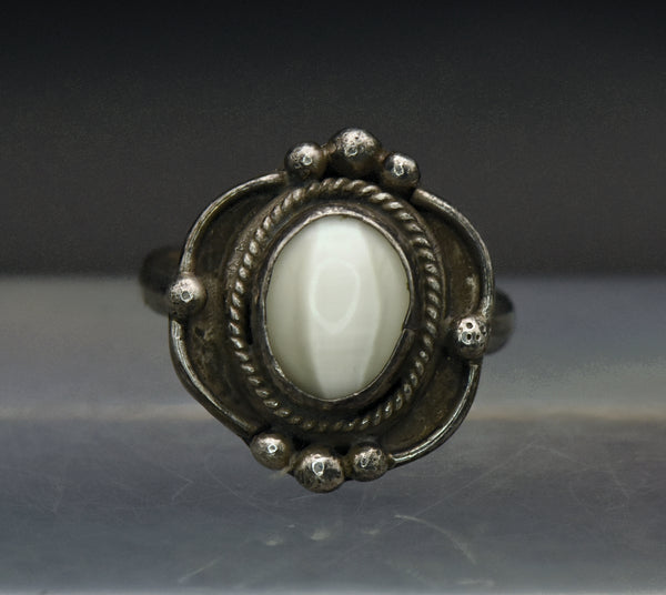 Vintage Sterling Silver Cat's Eye Glass Ring - Size 6.75