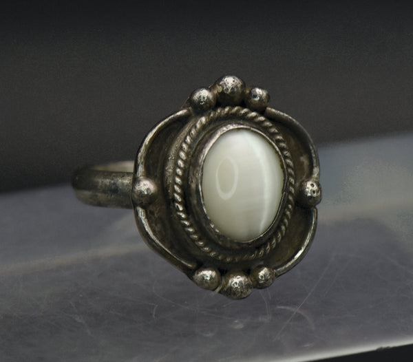 Vintage Sterling Silver Cat's Eye Glass Ring - Size 6.75