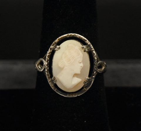Vintage Silver Cameo Ring - Size 8