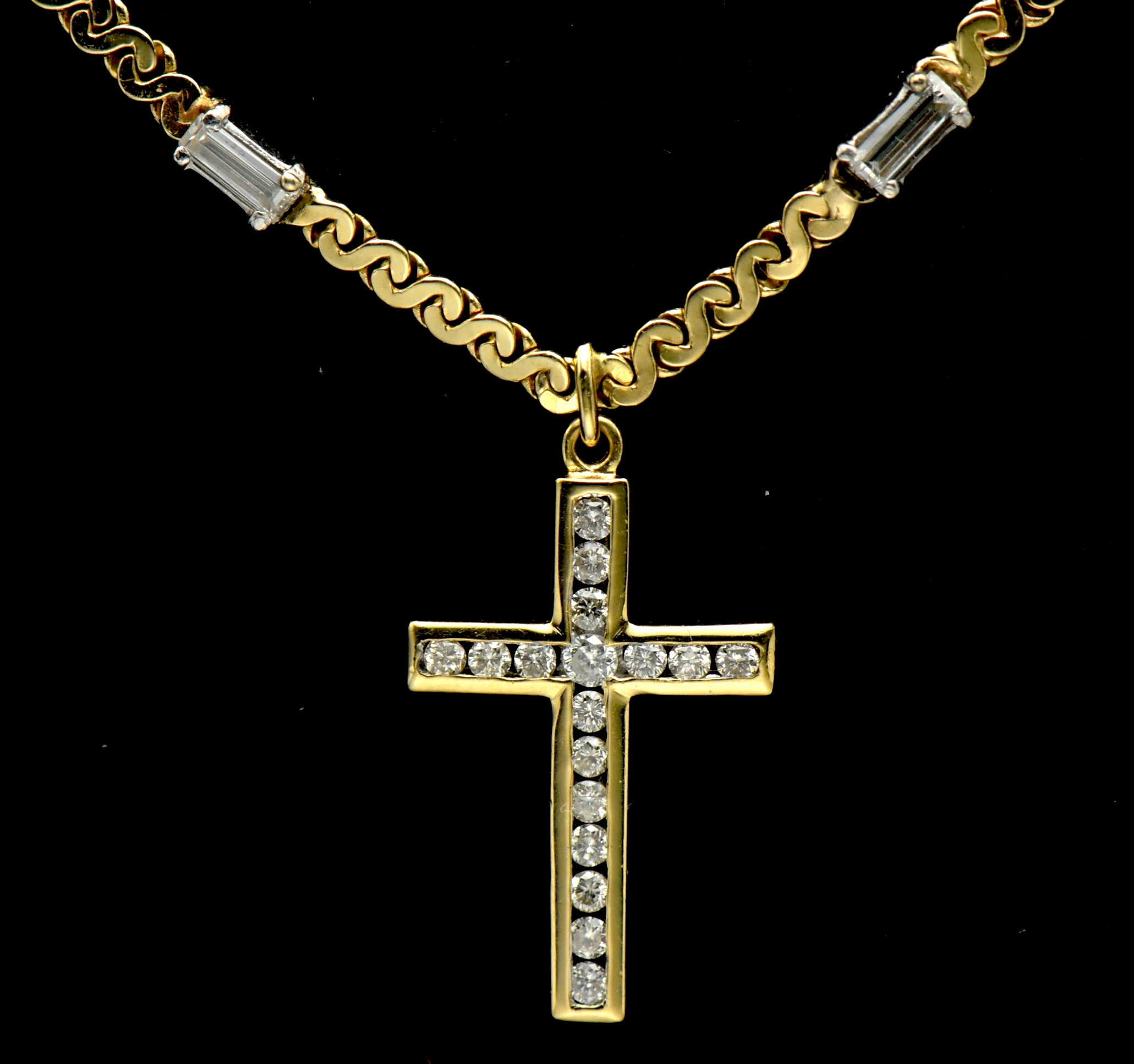 Vintage 14k Gold Diamond Studded Cross Pendant Chain Necklace - 16.75"