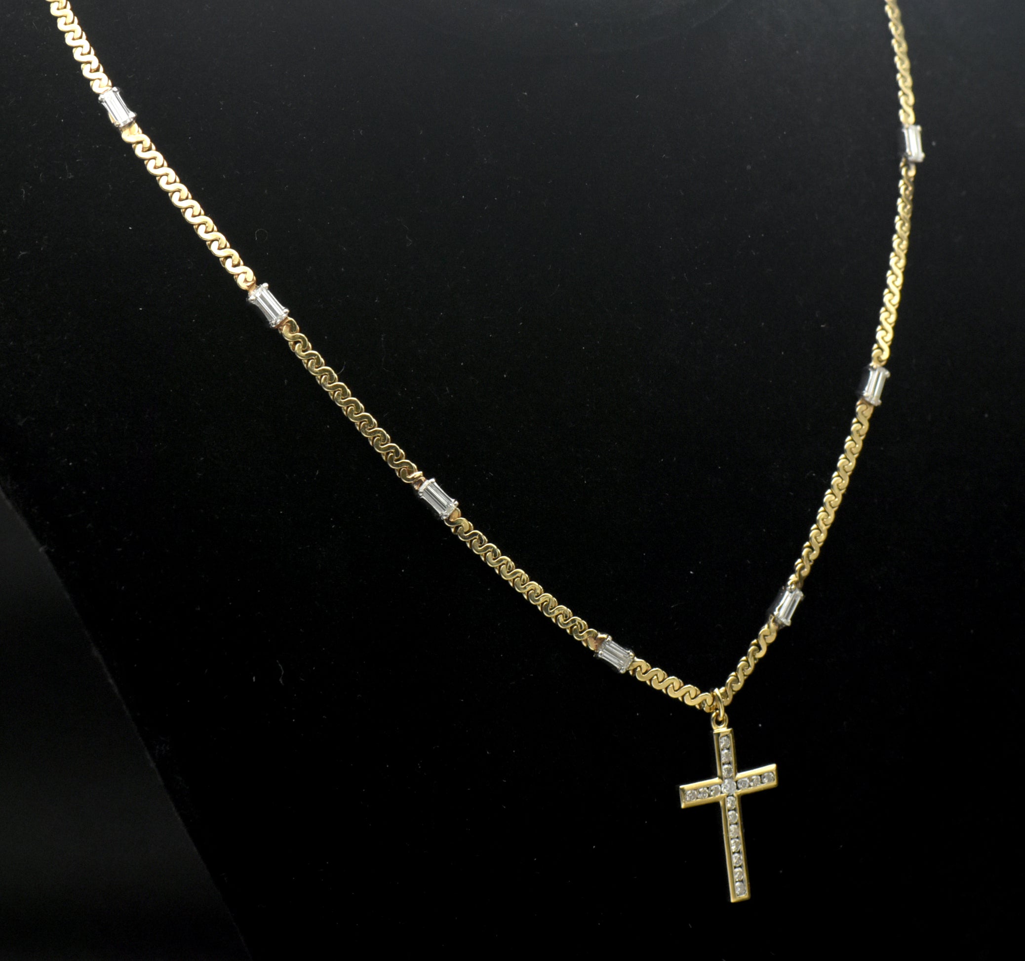 Vintage 14k Gold Diamond Studded Cross Pendant Chain Necklace - 16.75"