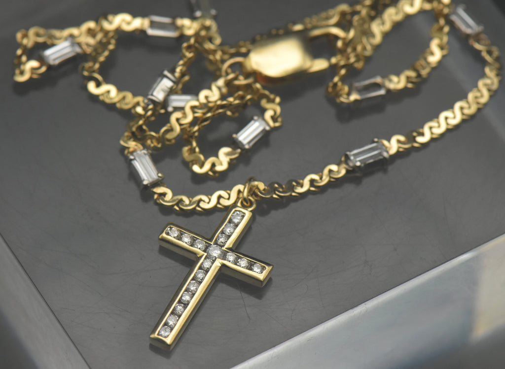 Vintage 14k Gold Diamond Studded Cross Pendant Chain Necklace - 16.75"