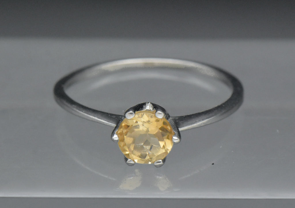 Vintage Citrine Sterling Silver Solitaire Ring - Size 8.5