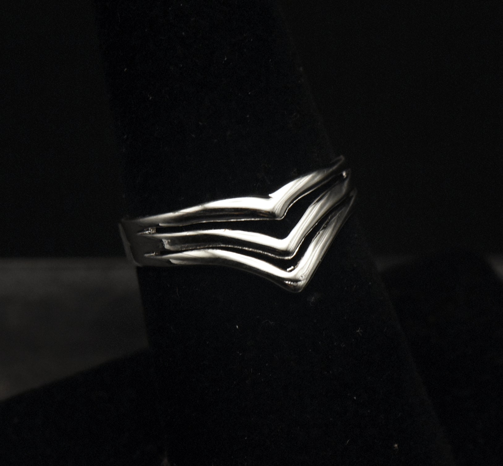 Vintage Sterling Silver Chevron Ring - Size 6.75