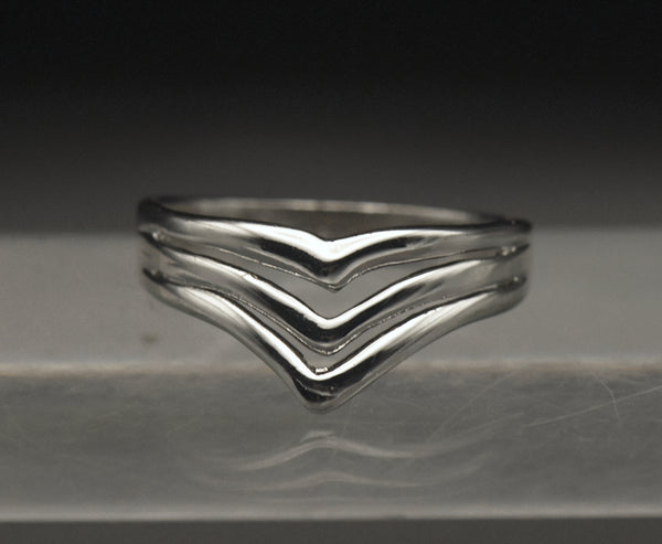 Vintage Sterling Silver Chevron Ring - Size 6.75