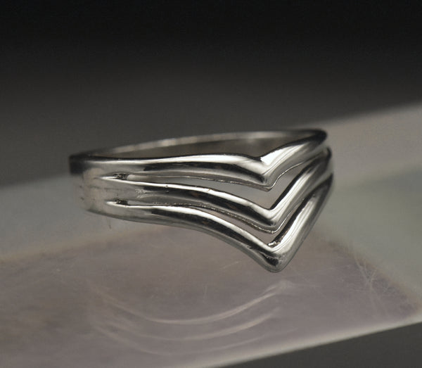 Vintage Sterling Silver Chevron Ring - Size 6.75