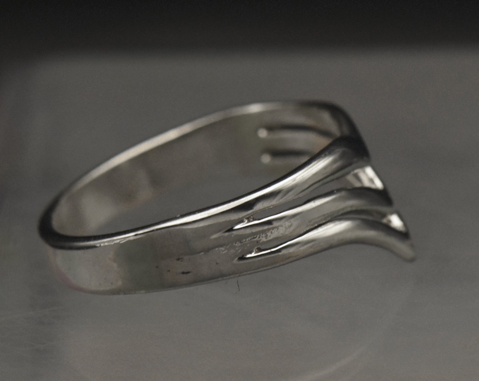 Vintage Sterling Silver Chevron Ring - Size 6.75