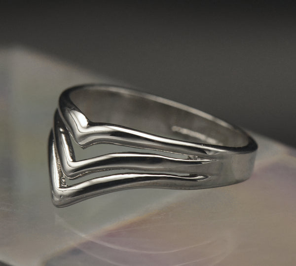 Vintage Sterling Silver Chevron Ring - Size 6.75