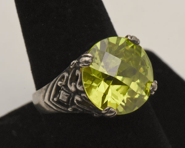 Vintage Sterling Silver Lime Green Cubic Zirconia Ring - Size 9.25