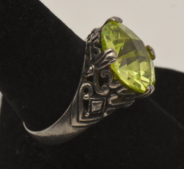 Vintage Sterling Silver Lime Green Cubic Zirconia Ring - Size 9.25